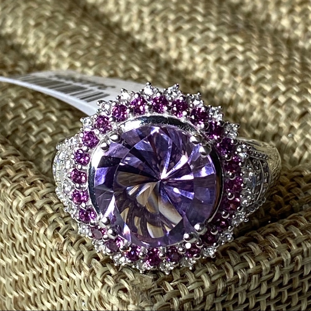 Amazingly beautiful Rose De France Amethyst Ring